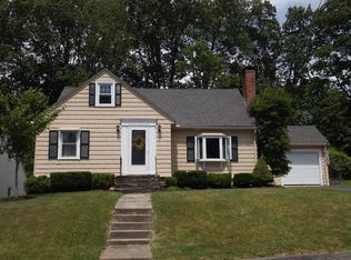 8 Orlando Ave, Worcester, MA 01606