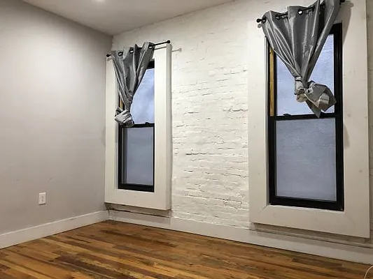 Rented by Premier Metro Realty Corp | media 52