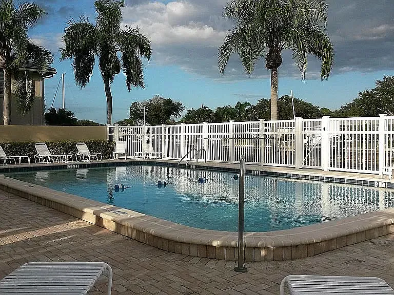 6730 Cape Hatteras Way NE #3 — Photo 1