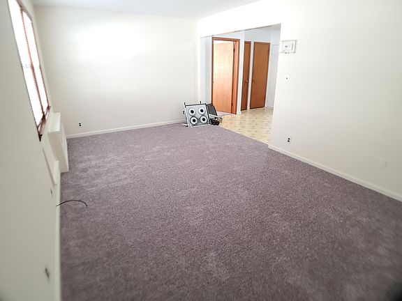 5th image of 901 College Point Blvd #2
