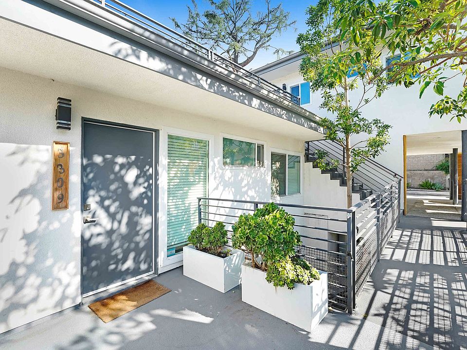 1st image of 3305 N Primera Ave #3307