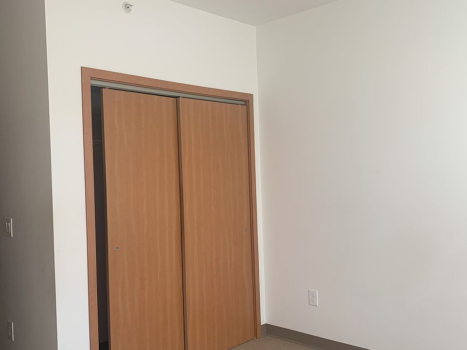 Bedroom & Closet