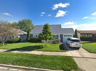1866 Ashwood Ln, Aurora, IL 60506