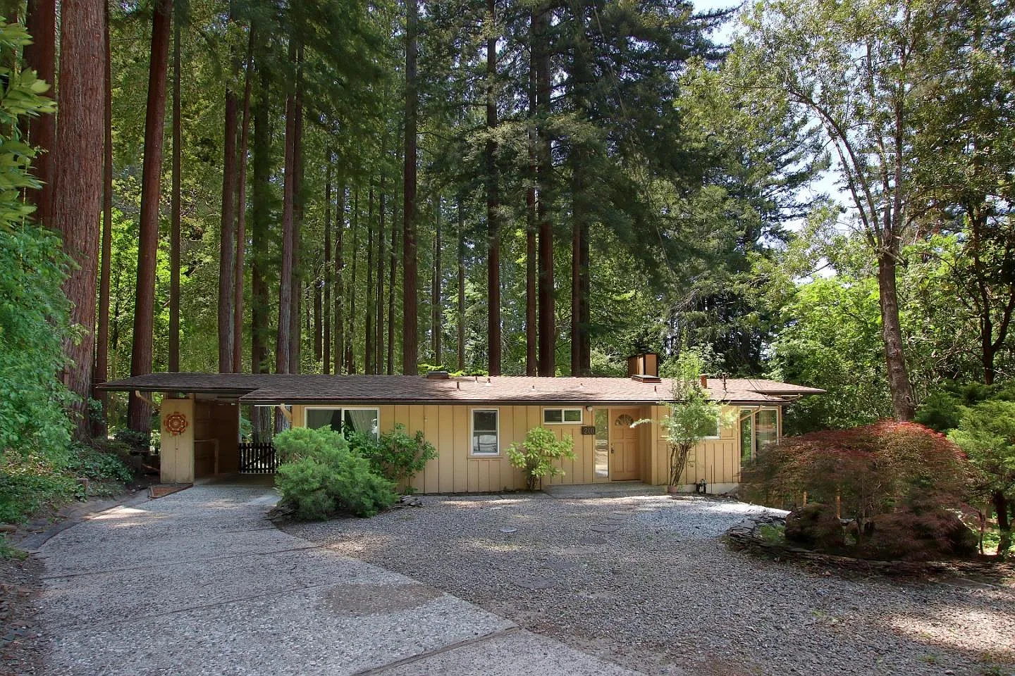 200 Rollingwood Dr photo 1