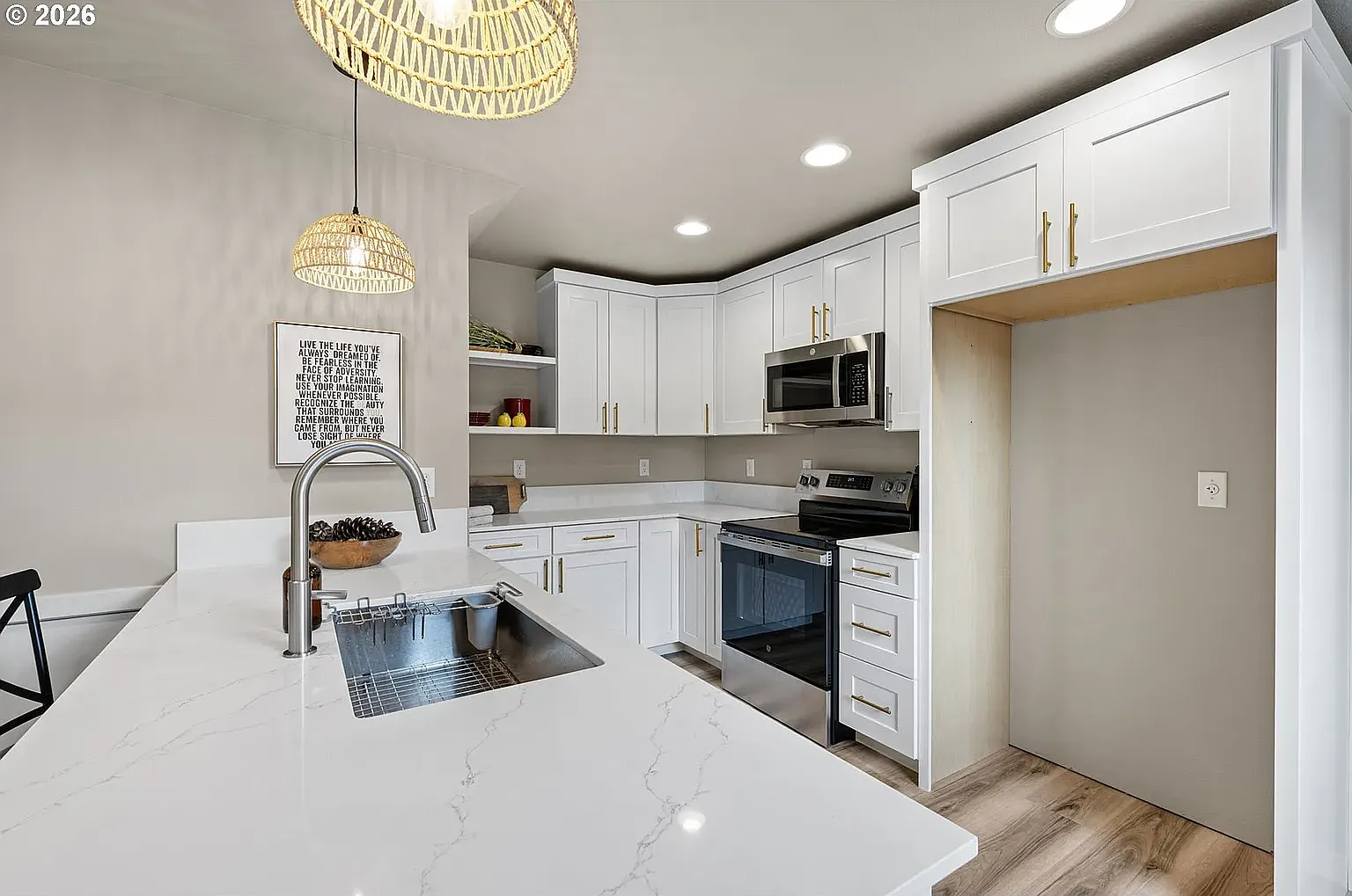 3 bed, 2.5 bath, 1470 sqft, $2,595 — Photo 3