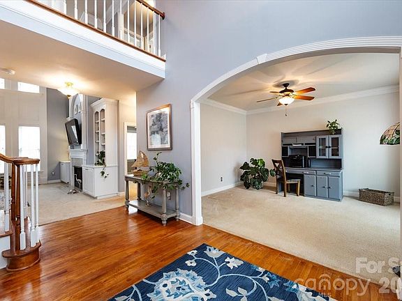 4th image of 5803 Silver Creek Dr