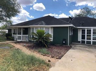 1112 Palm St, Jourdanton, TX 78026