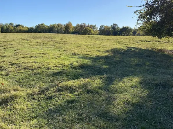 Crystal Rd, Union City, TN 38261