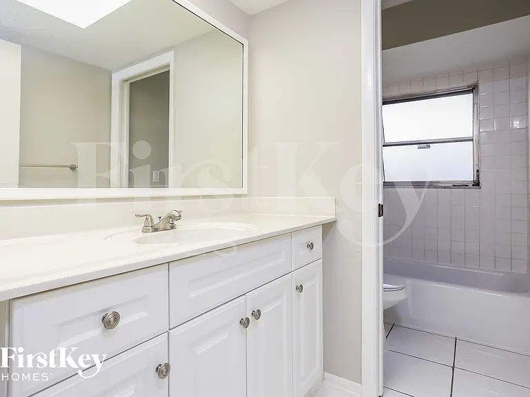 3423 SE 8th Pl — Photo 17