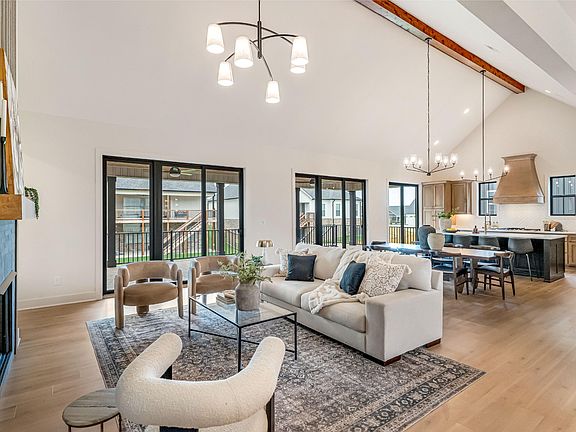 5th image of 726 Azalea Ln