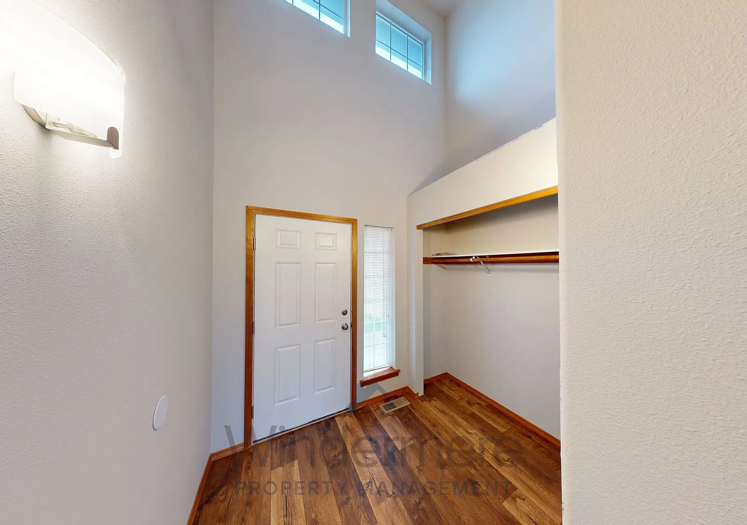 19th3710 — Photo 2