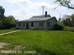 5080 Bundy Rd, Coloma, MI 49038