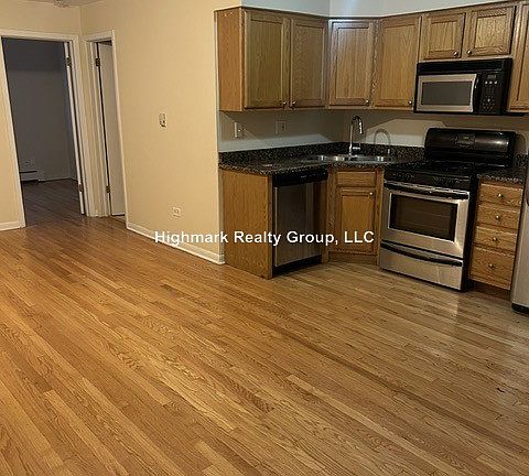2nd image of 4056 N California Ave APT 2C