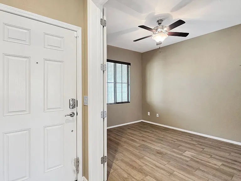 17520 W Fairview St — Photo 7