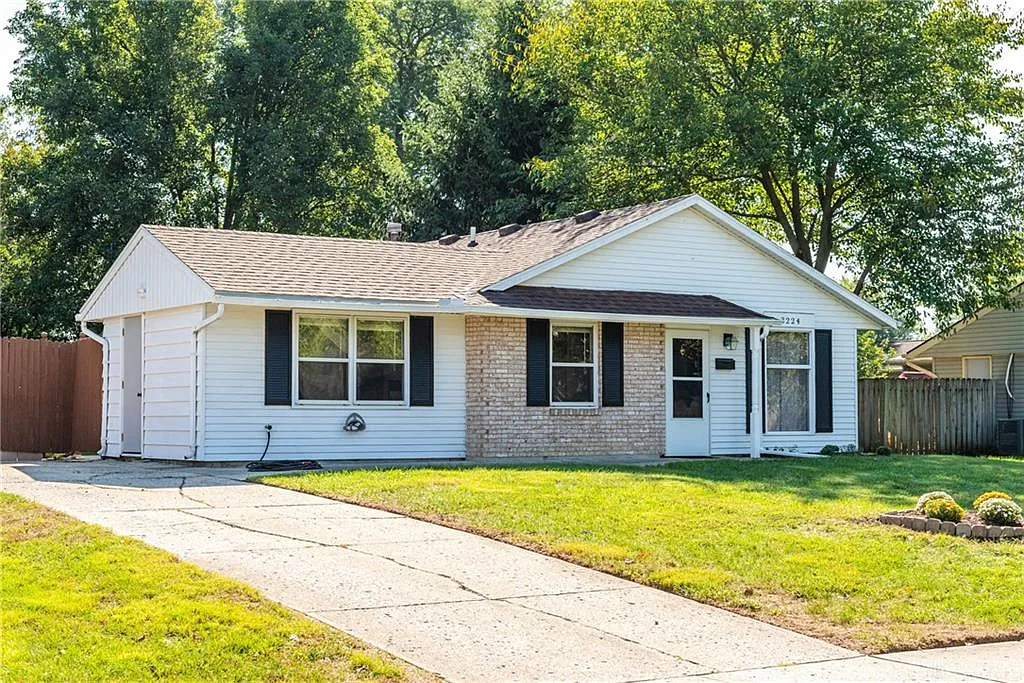 3224 Eastham St photo 1