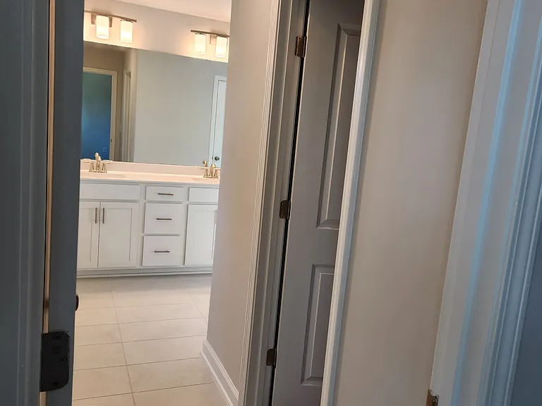 290 Gregory Village Dr — Photo 14