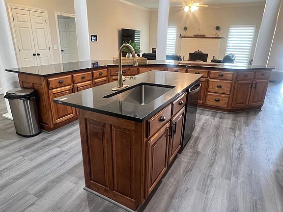 3rd image of 1350 Blanton Rd