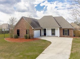 17427 Karen Dr, Prairieville, LA 70769