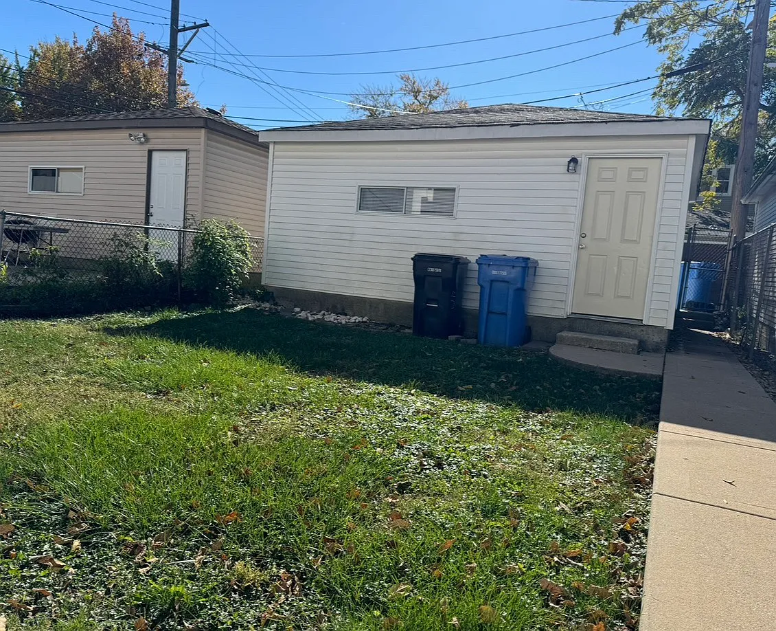 Studio, $1,200 — Photo 2