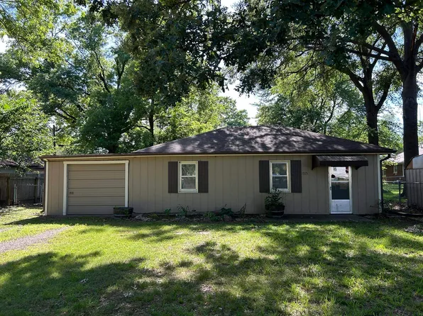 1705 Cherry St, Winfield, KS 67156