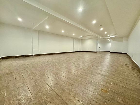 2nd image of 907 Broadway #1R