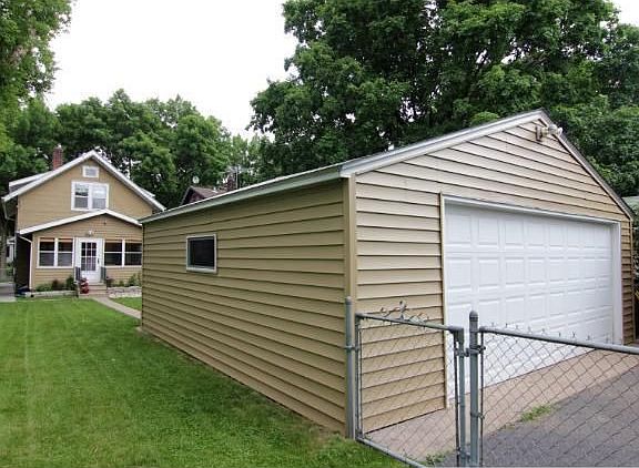 3rd image of 1298 Laurel Ave