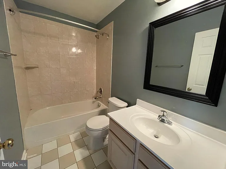 4106 Hazelwood Ct — Photo 12