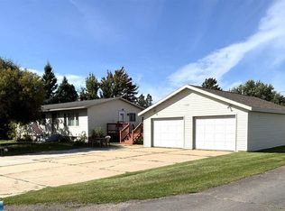 611 W 33rd St, Hibbing, MN 55746