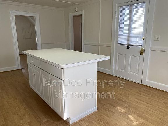 5th image of 2626 Caroline St