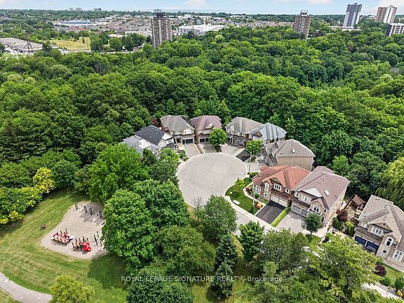 3rd image of 5 Broderick Pl