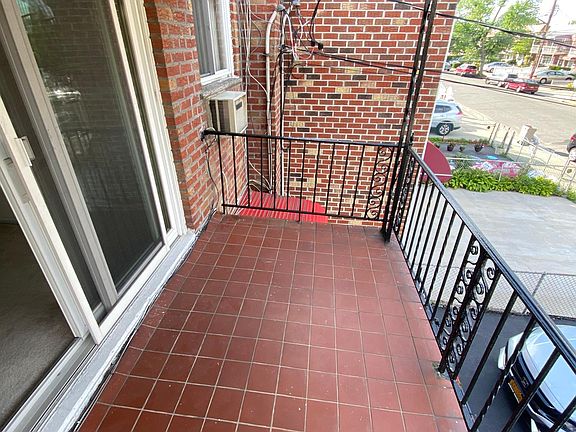 2nd image of 720 Hollywood Ave Floor 2