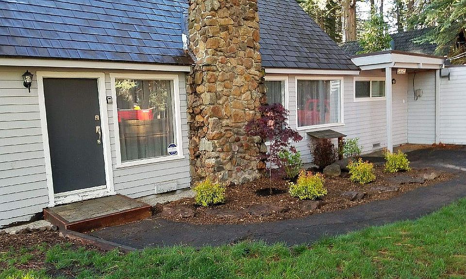 1st image of 275 Bristlecone St