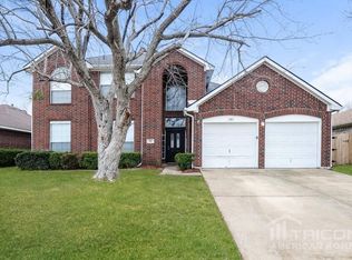 103 Crestview Dr, Arlington, TX 76018