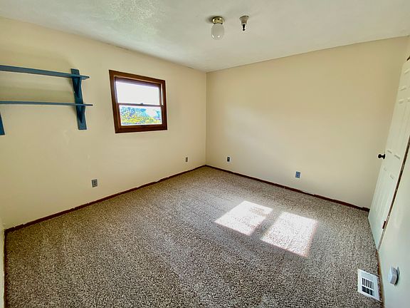 4th image of 584 1st St #584D
