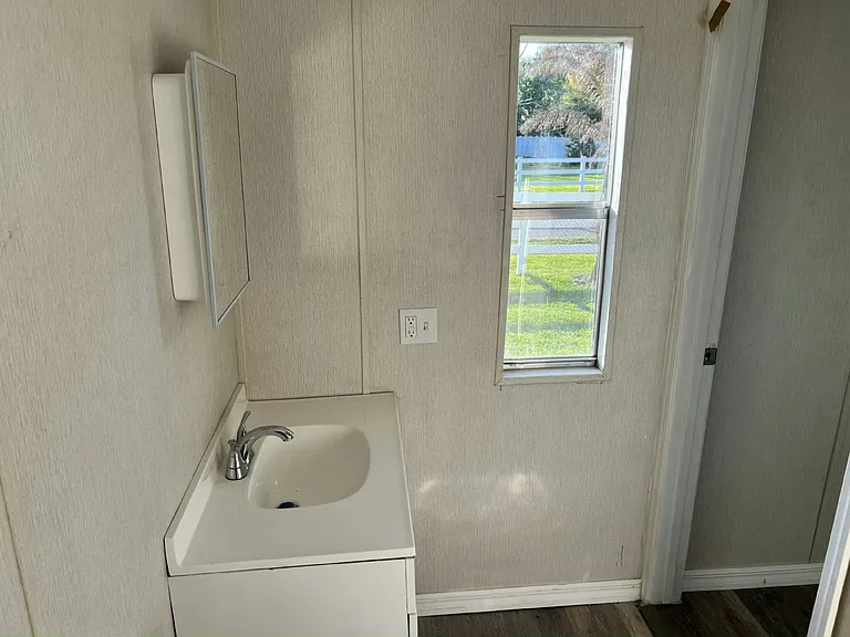 Auburndale Estates — Photo 21