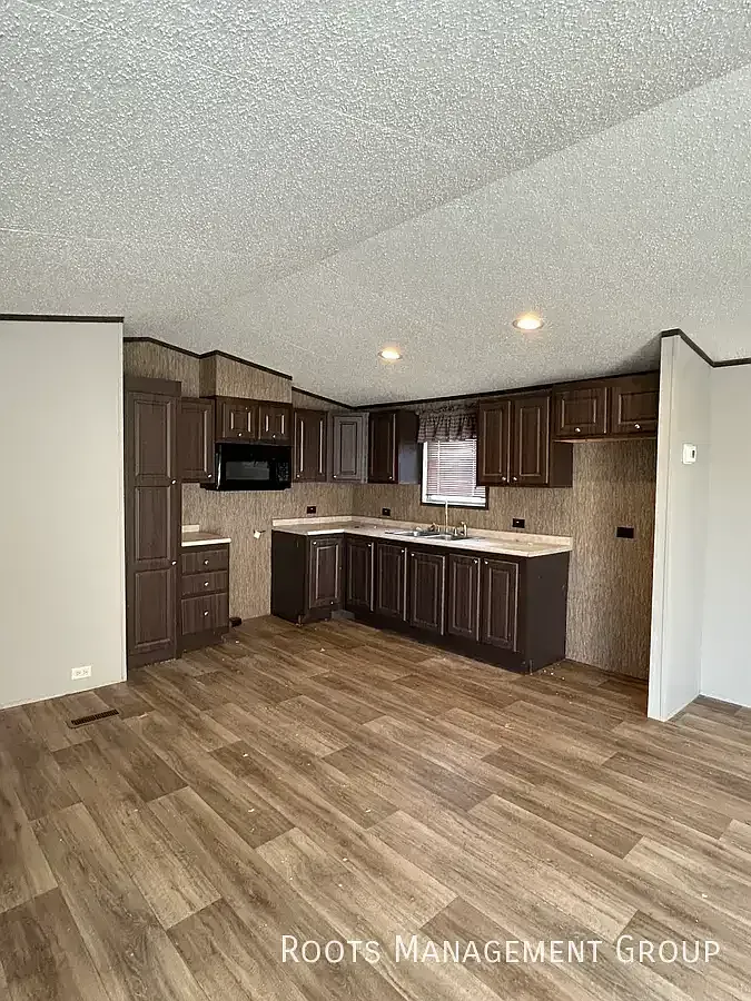 Building Photo - 172 Riviera Courts Dr #172