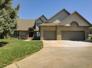 3814 Ridgemoor Dr, Rapid City, SD 57702