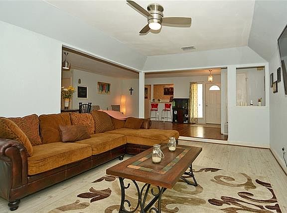 5th image of 4023 Pepperwood Dr