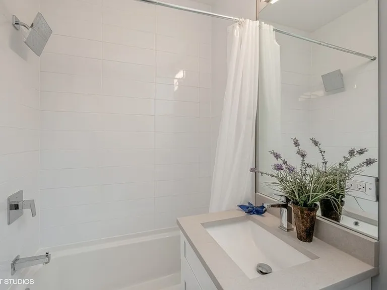 4941 S Champlain Ave #3 — Photo 9