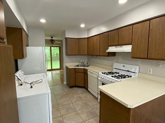2nd image of 107 Santa Anita Ln