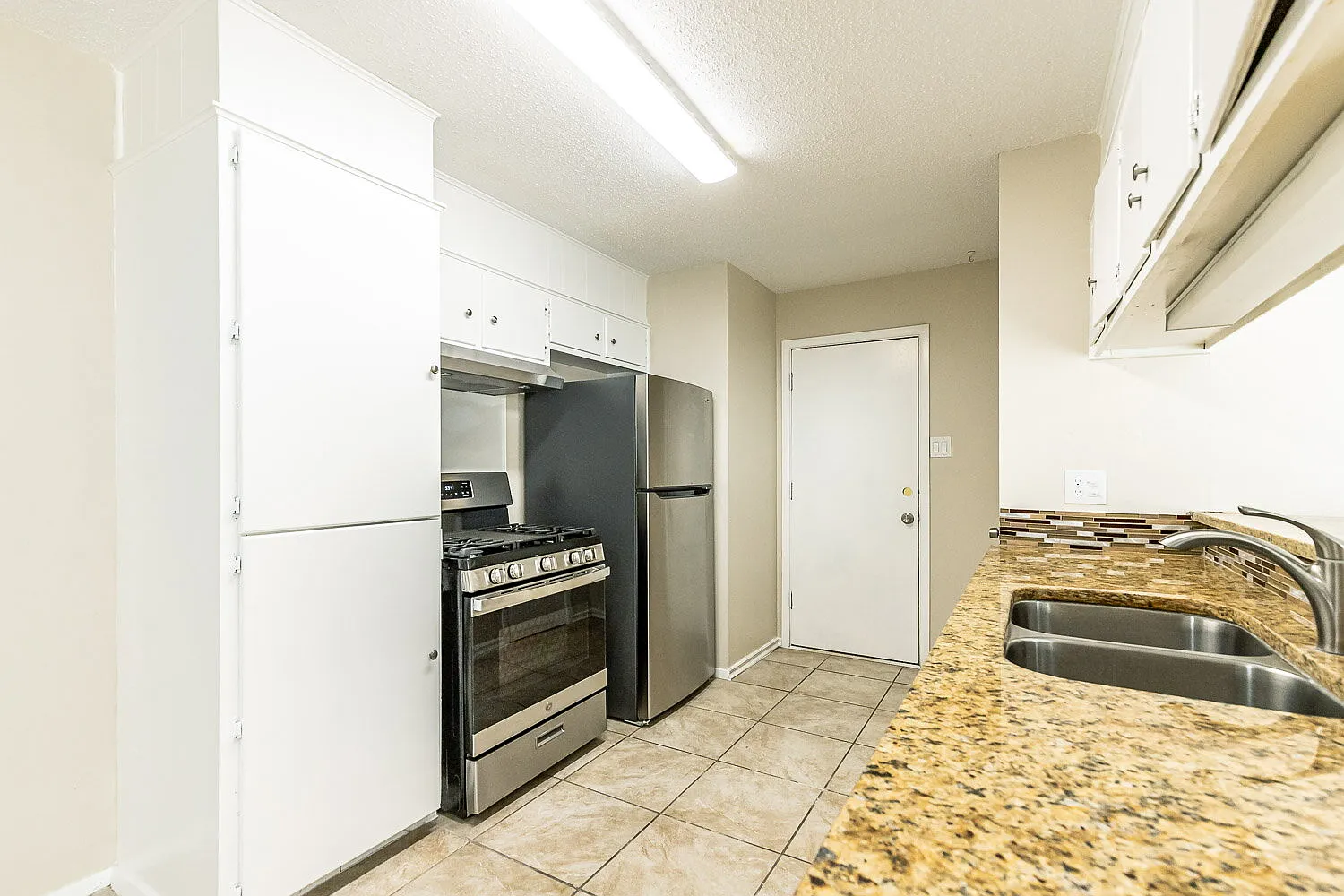 3 bed, 2.0 bath, 1514 sqft, $1,395 — Photo 4