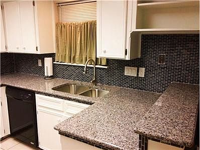 4th image of 517 Heather Dr