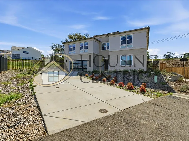 1390 Wheeler Peak Ct — Photo 3