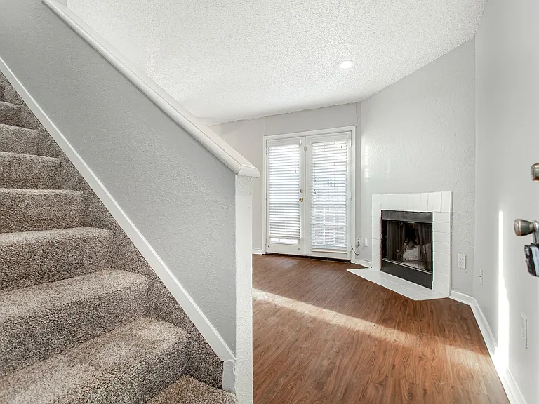 1901 N Fitzhugh Ave — Photo 19