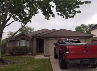 1105 Lochmoor Ln, Pearland, TX 77581