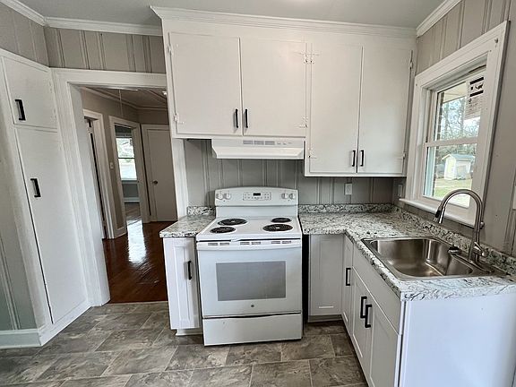 2nd image of 1111 Crawford St S #1113