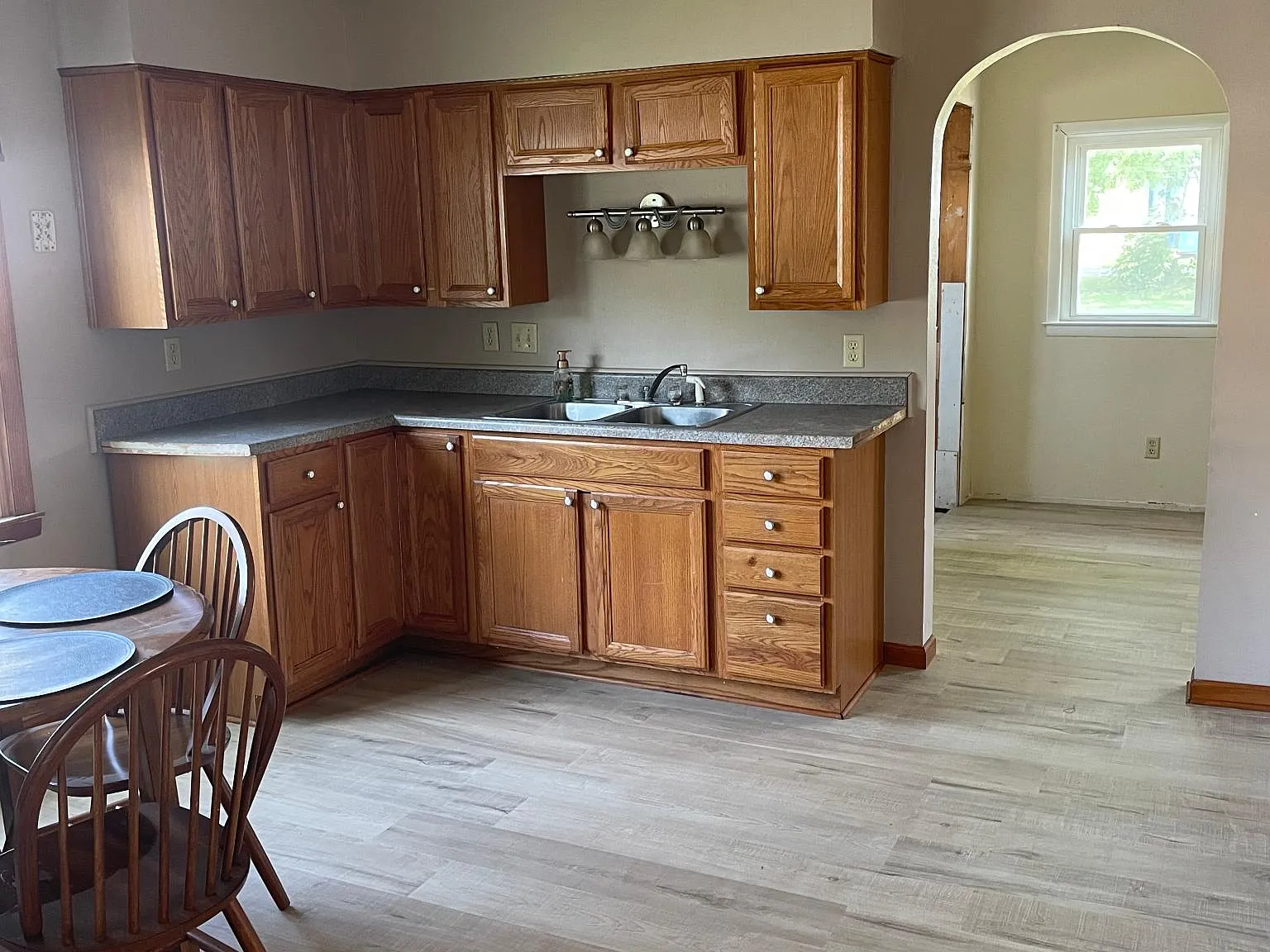 3 bed, 1216 sqft, $1,375 — Photo 2