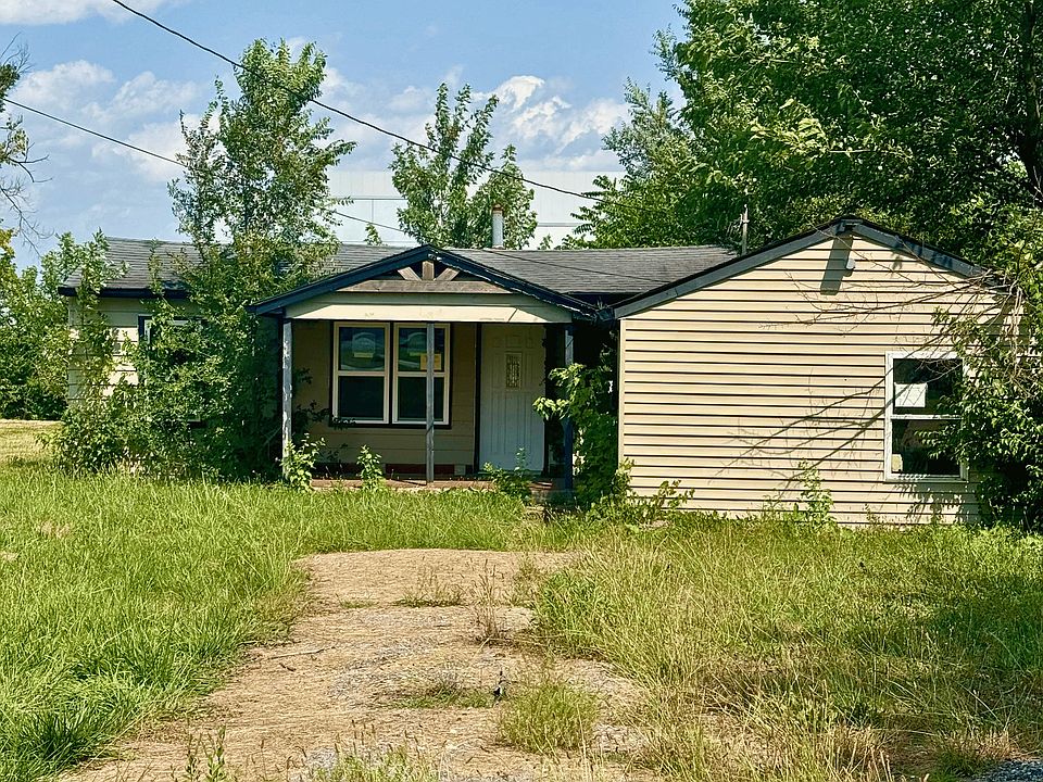 2nd image of 2953 Clover Dr