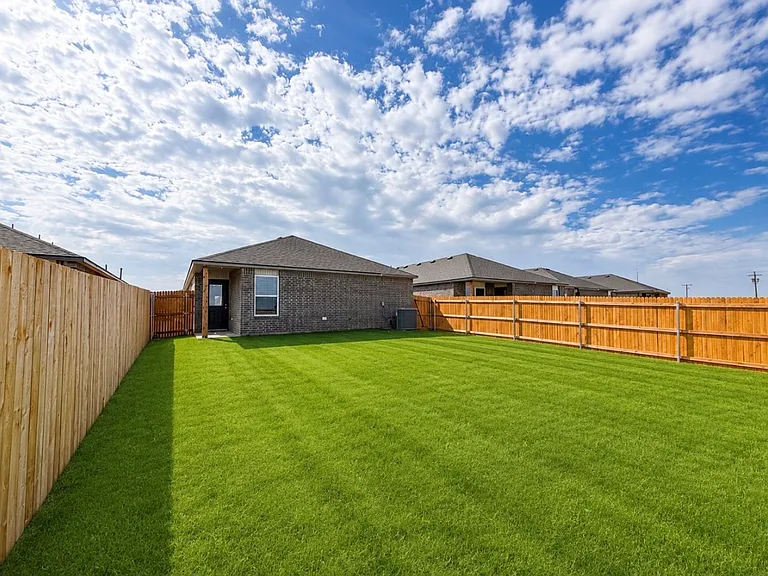 12917 Florence Ln — Photo 14