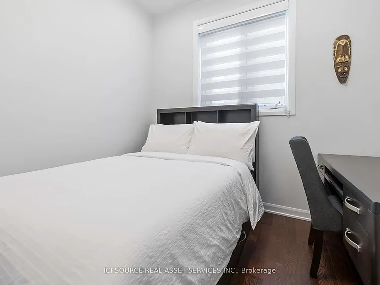 733 Coast Cir — Photo 12